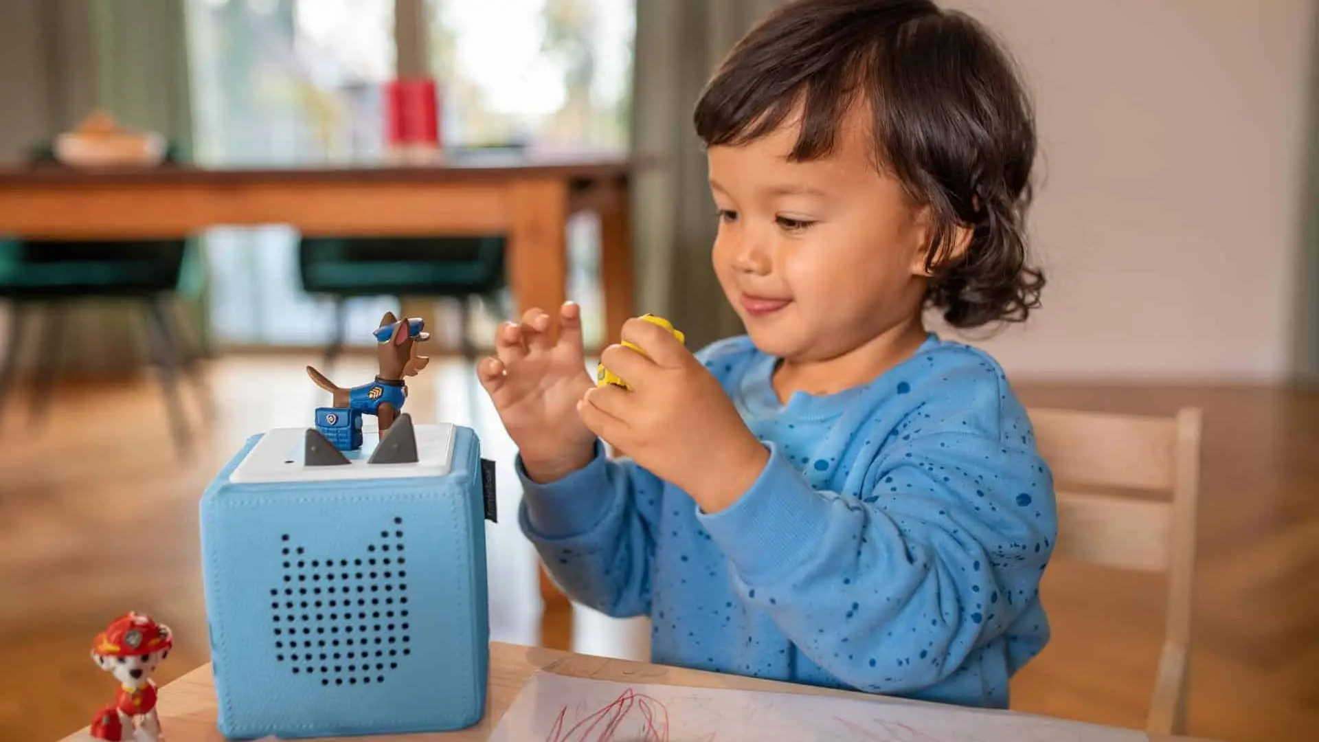 Kinder Welt Verkauf -Kinder Welt Verkauf Junge mit Toniebox © 2024 TM Spin Master Ltd. Tous droits reserves e1711124114564